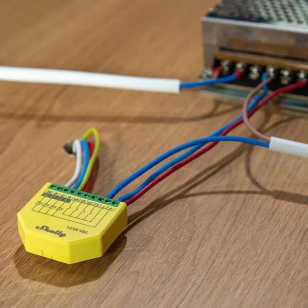 Shelly Plus RGBW PM - PV One